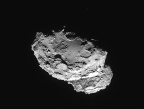 La cometa fotografata da 230 chilometri di distanza